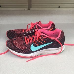 Nike women’s zoom structure 18 shoes used size 7.5